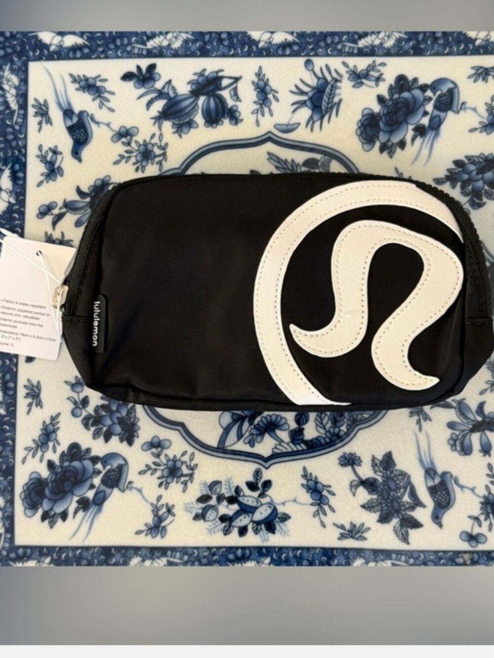 NWT Lululemon Everywhere Belt Bag 1L Limited Edition Big Logo Black White